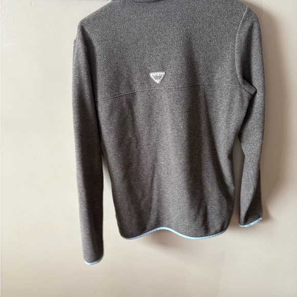 Columbia Gray Fleece Pullover with Blue Trim - Picture 2 of 3